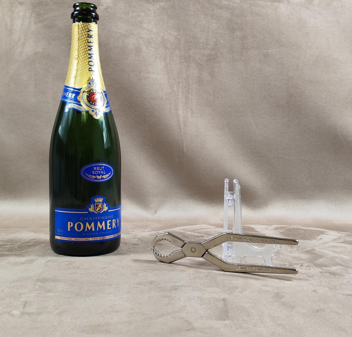 Pince à champagne Pommery en métal Made in France Vintage 1970