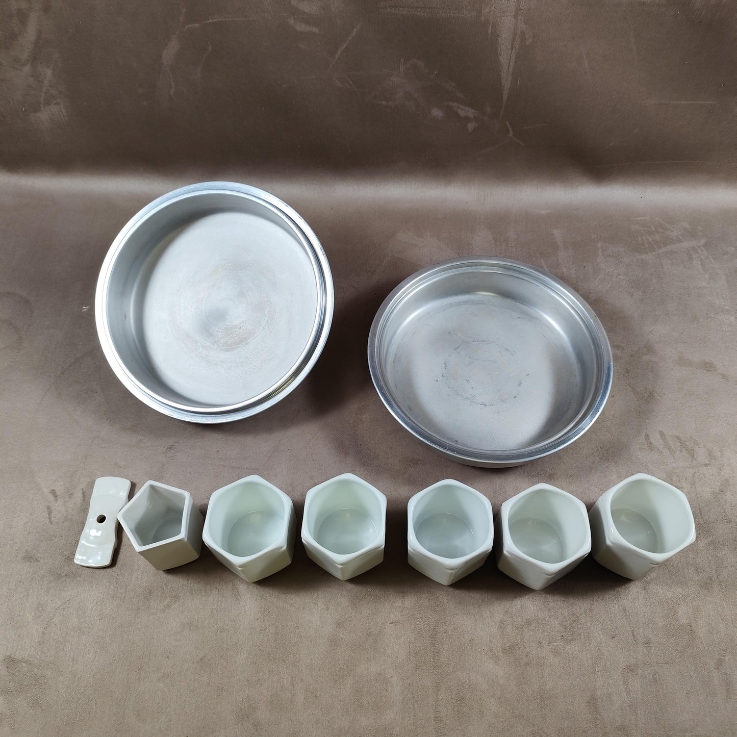RARE Yaourtière YALACTA en aluminium avec 5 pots pour yaourt et 1 pot à ferment vintage made in France 1950