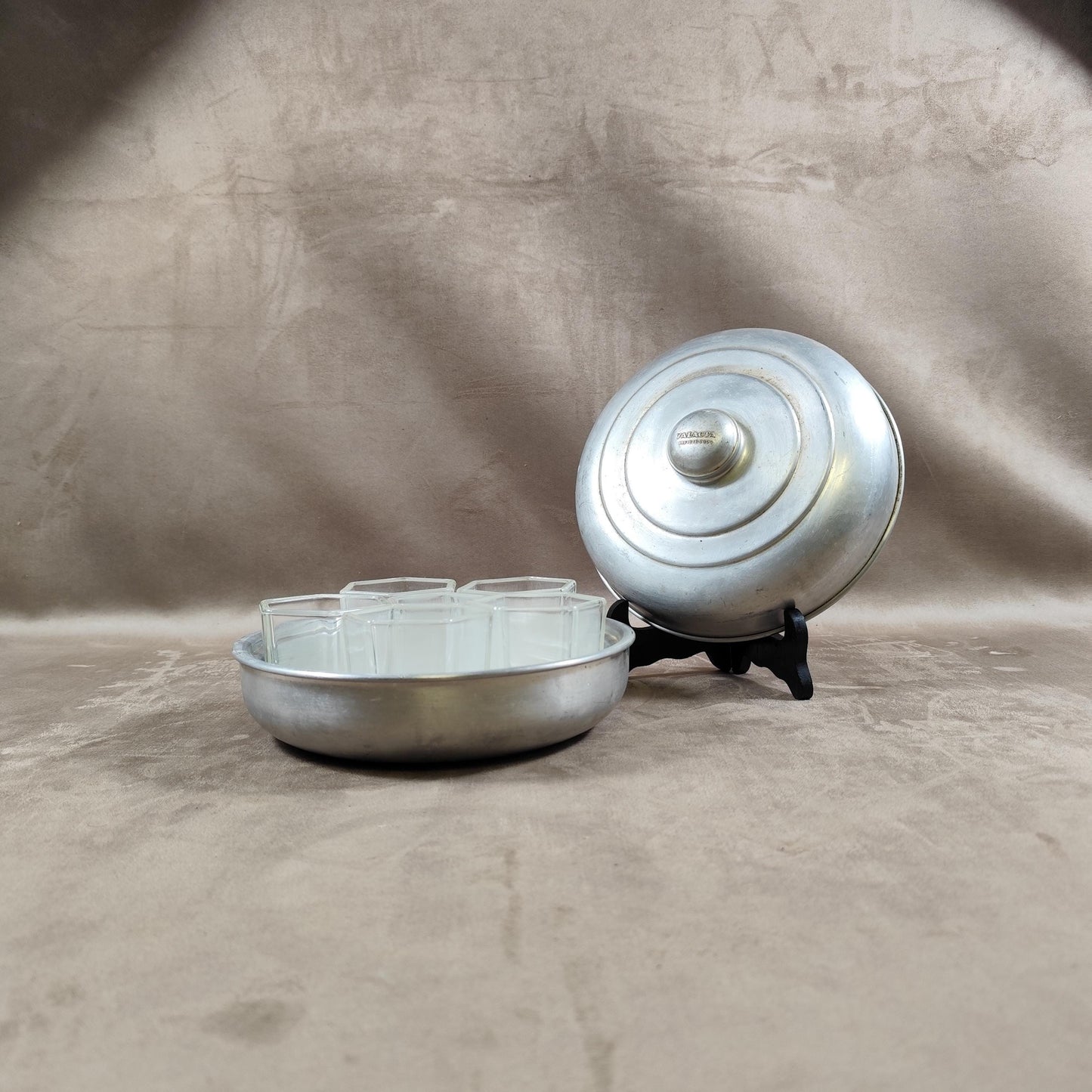 RARE Yaourtière YALACTA en aluminium avec 5 pots pour yaourt et 1 pot à ferment vintage made in France 1950