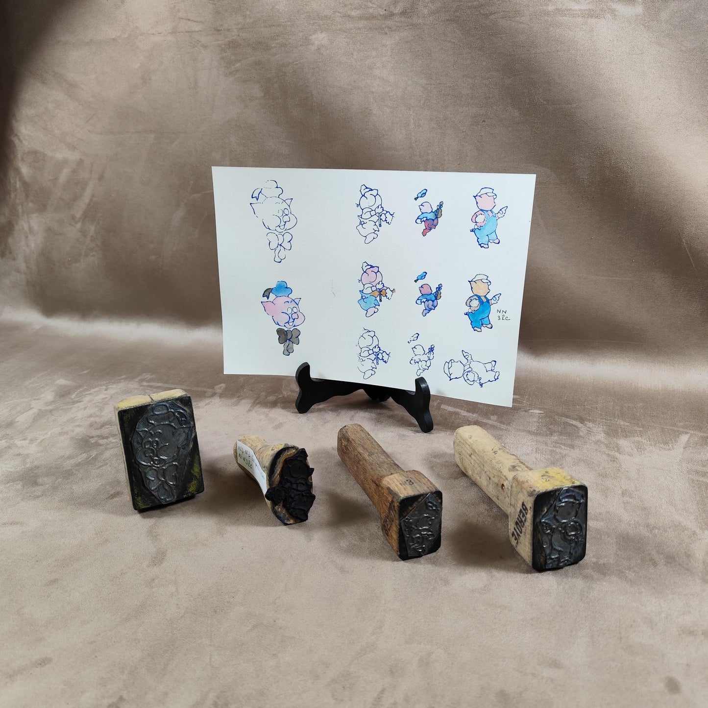 RARE Lot de 4 tampons Walt Disney par BEROYE en bois et métal en forme des 3 petits cochons Made in France Vintage 1950