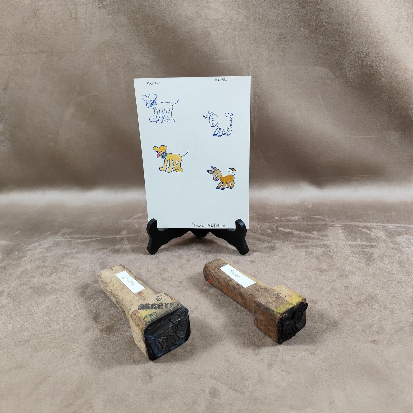 RARE Lot de 2 tampons Walt Disney par BEROYE en bois et métal en forme de Pluto Made in France Vintage 1950