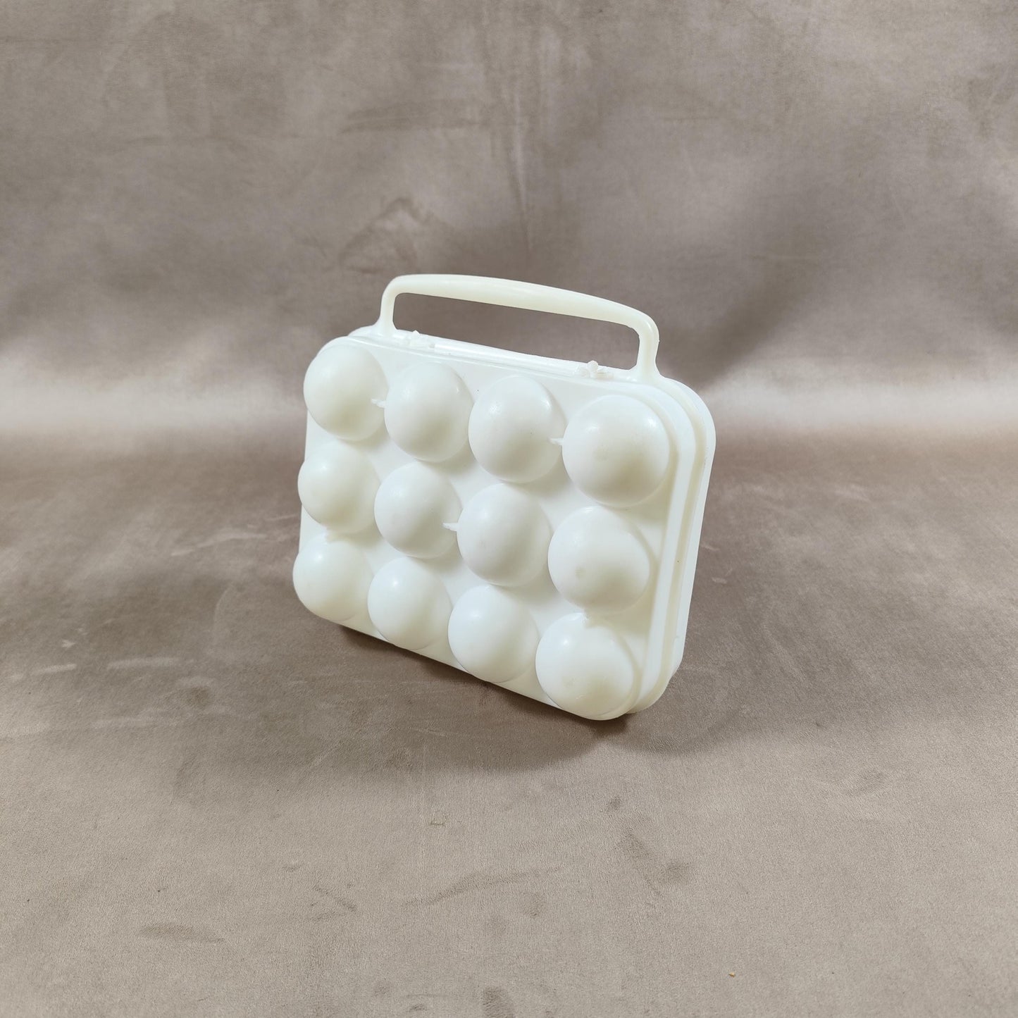 Boite à oeufs pour 12 oeufs en plastique blanc Made in France Vintage 1970