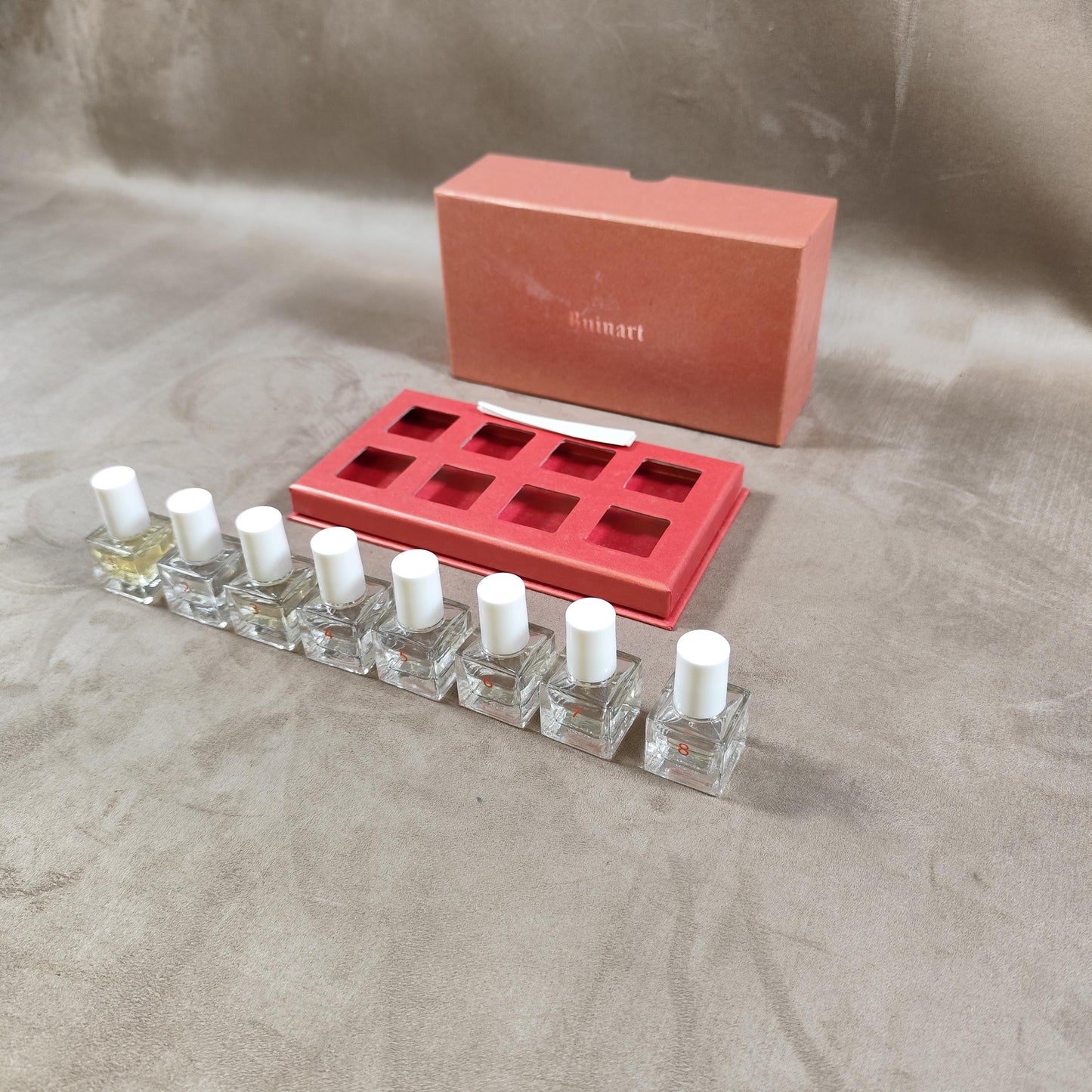 RARE Coffret Olfactif Ruinart complet comprenant 8 flacons de parfums Made in France