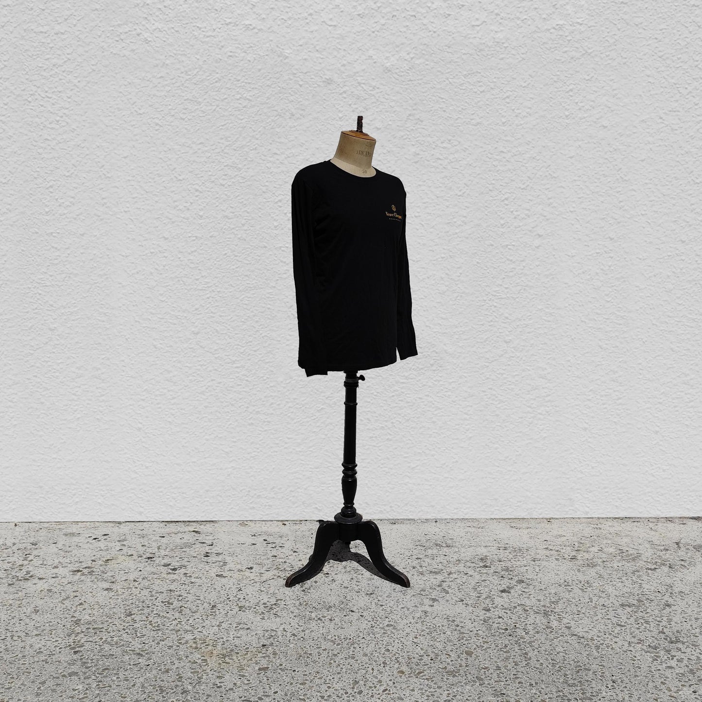 Tee shirt Veuve Clicquot noir manche longue femme 100% coton taille S impression France Vintage 2000