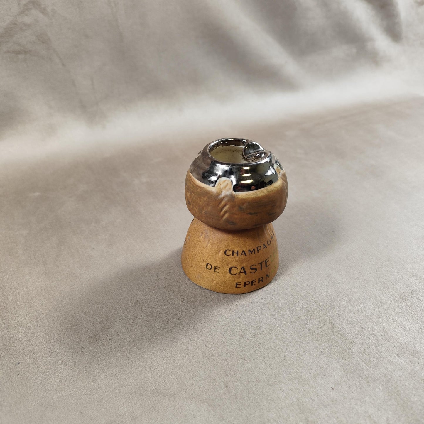 Cendrier publicitaire en forme de bouchon de Champagne De Castelanne Made in France Vintage 1980