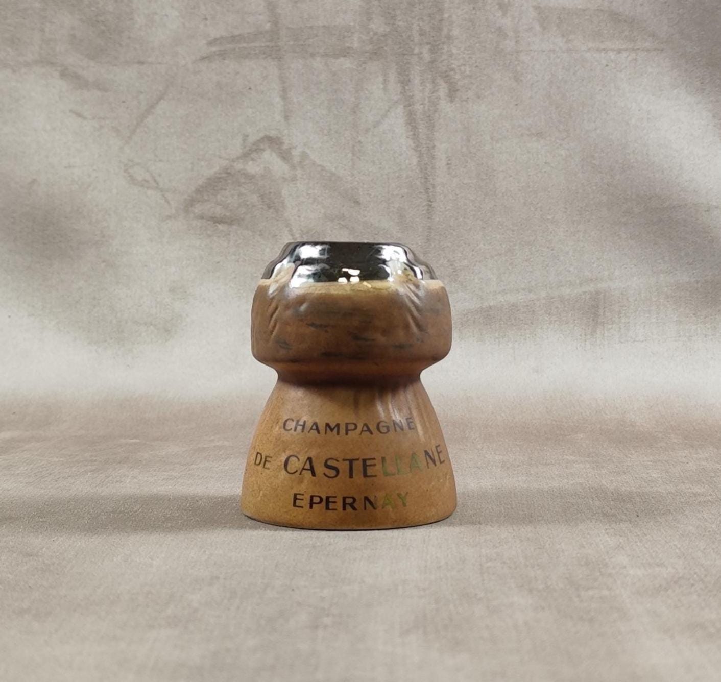 Cendrier publicitaire en forme de bouchon de Champagne De Castelanne Made in France Vintage 1980