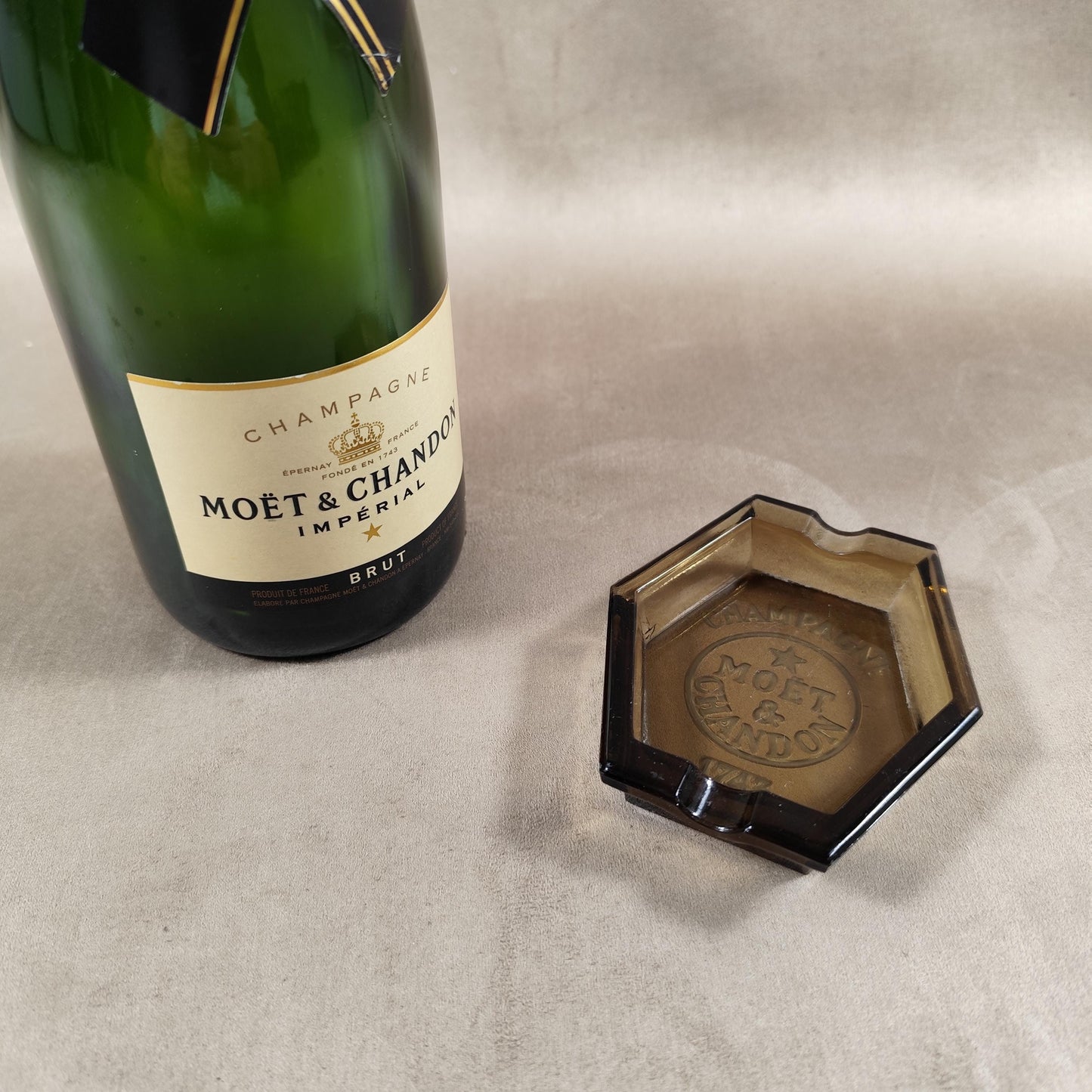 Cendrier publicitaire en verre Champagne Moët & Chandon Made in France Vintage 1930