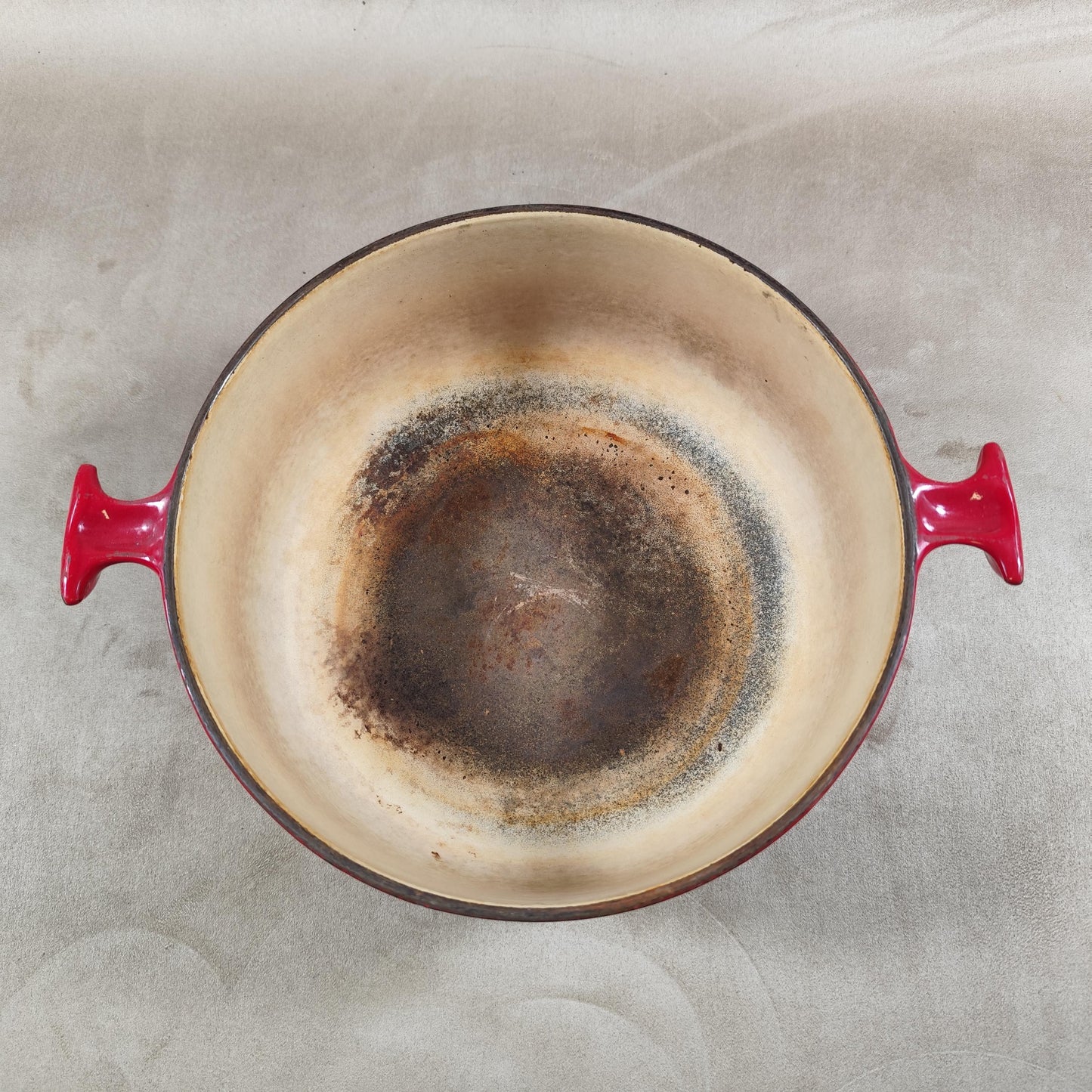 Plat LE CREUSET par Enzo Mari en fonte émaillée rouge Made in France Vintage 1980