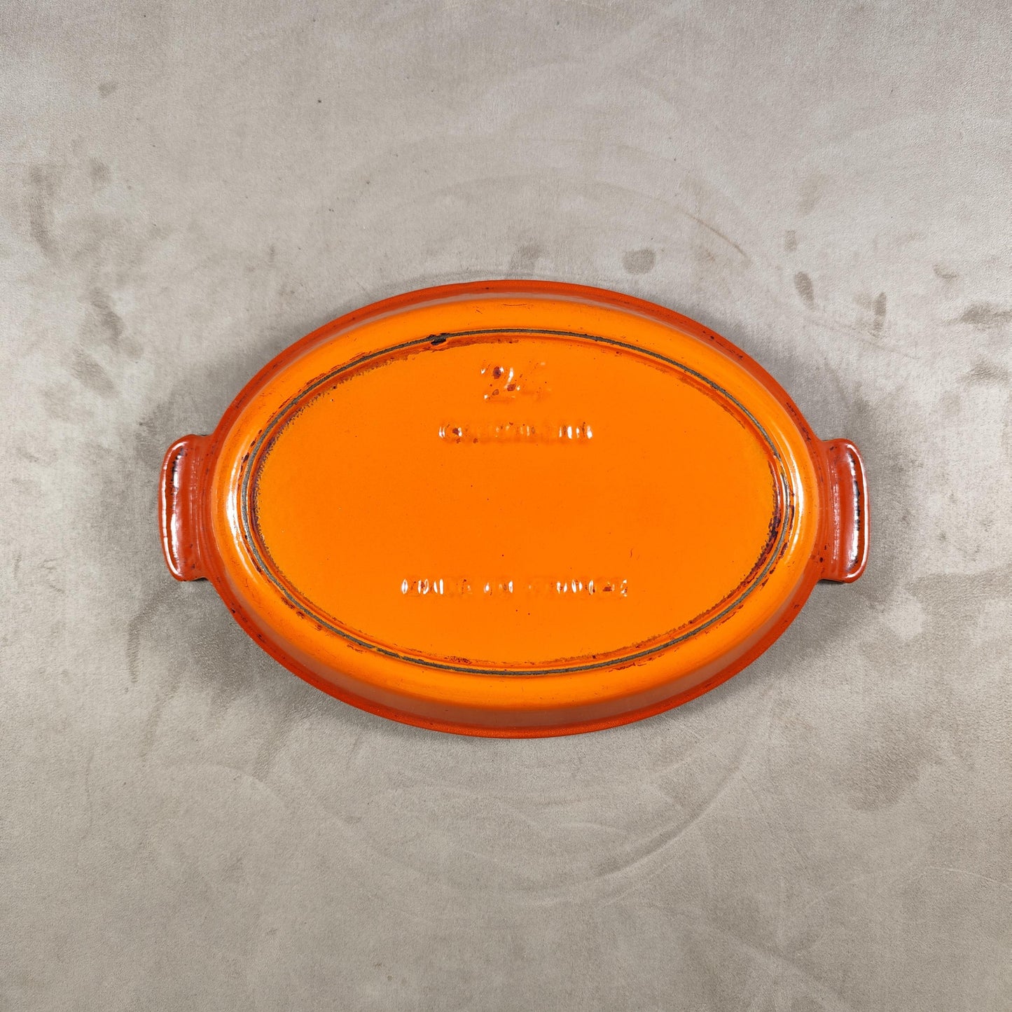 Plat en fonte émaillée orange Made in France Vintage 1970
