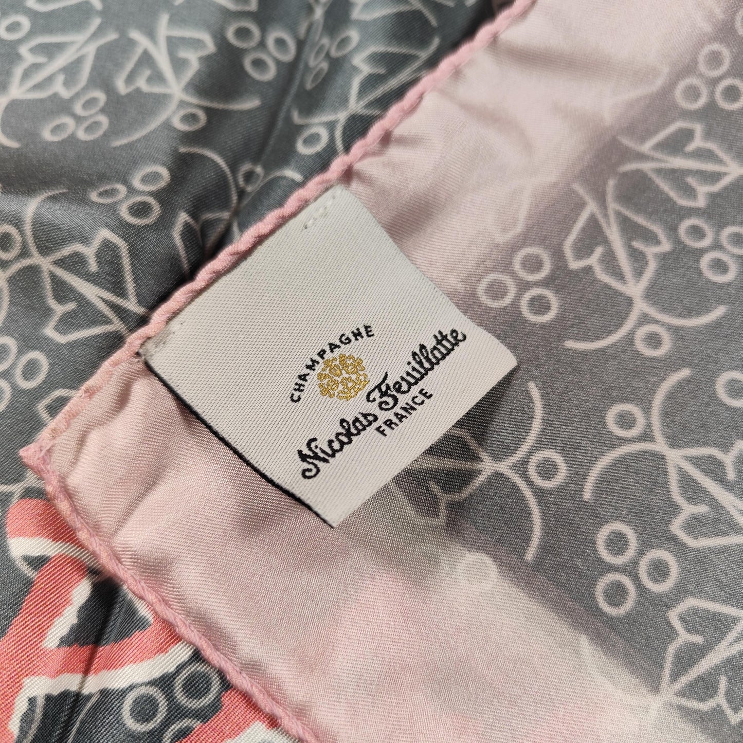 RARE Foulard en soie Champagne Nicolas Feuillatte Made in France Vintage 1980