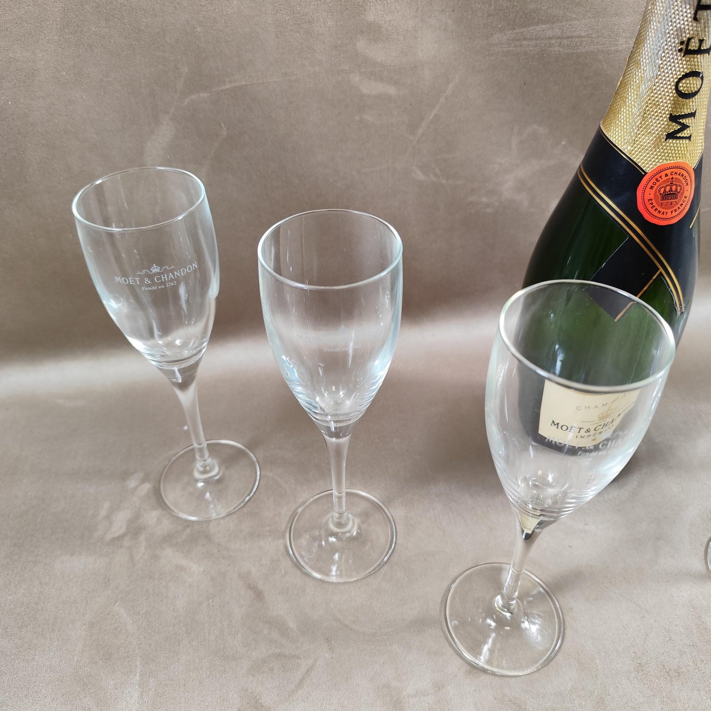 Lot de 6 flutes à Champagne Moet & Chandon en cristal Made in France Vintage 1980