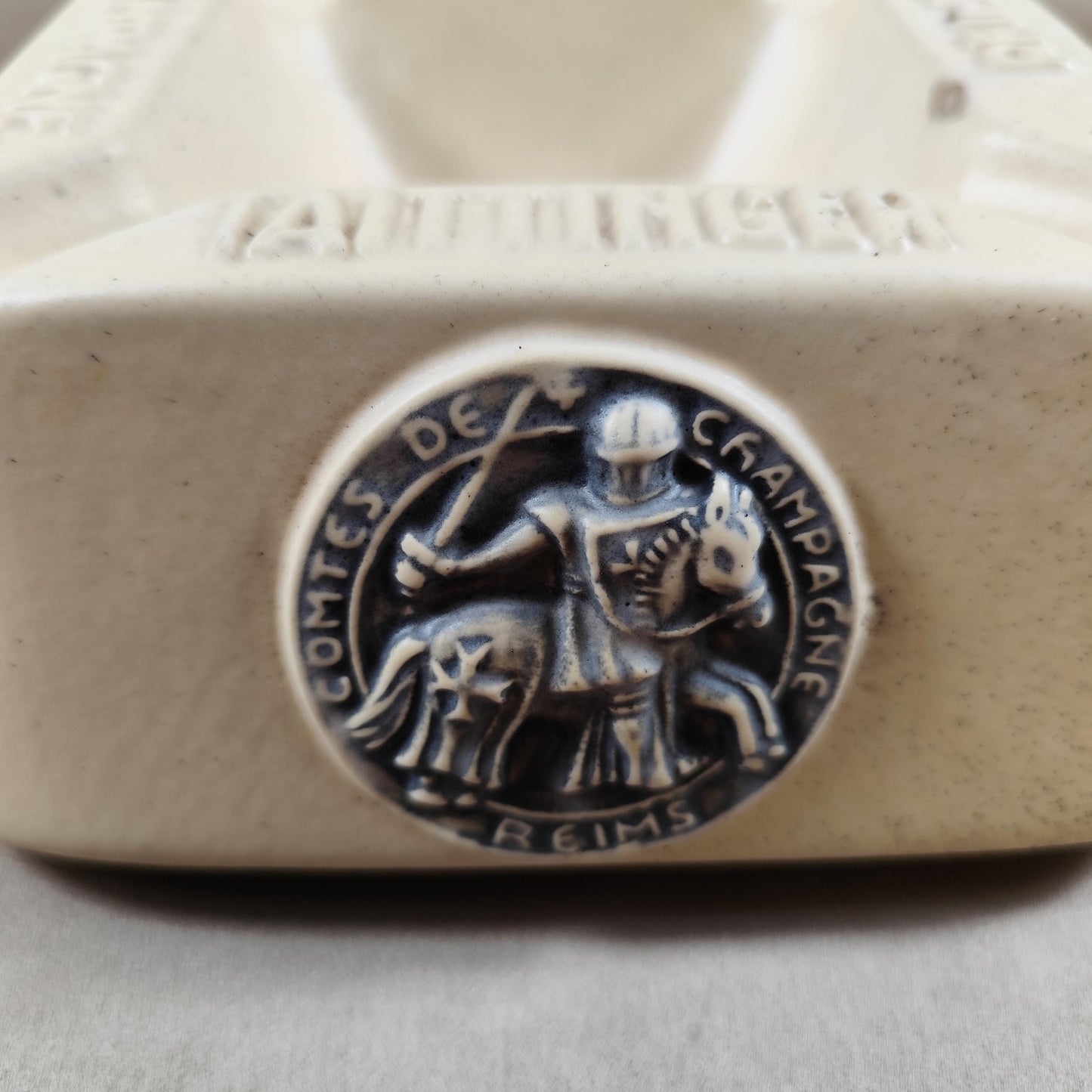 RARE Cendrier Champagne Taittinger en céramique blanche et noir Made in France Vintage 1970
