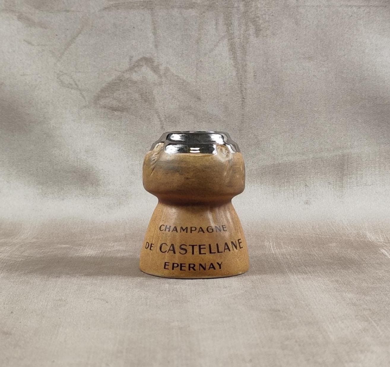 Cendrier publicitaire en forme de bouchon de Champagne De Castelanne Made in France Vintage 1980
