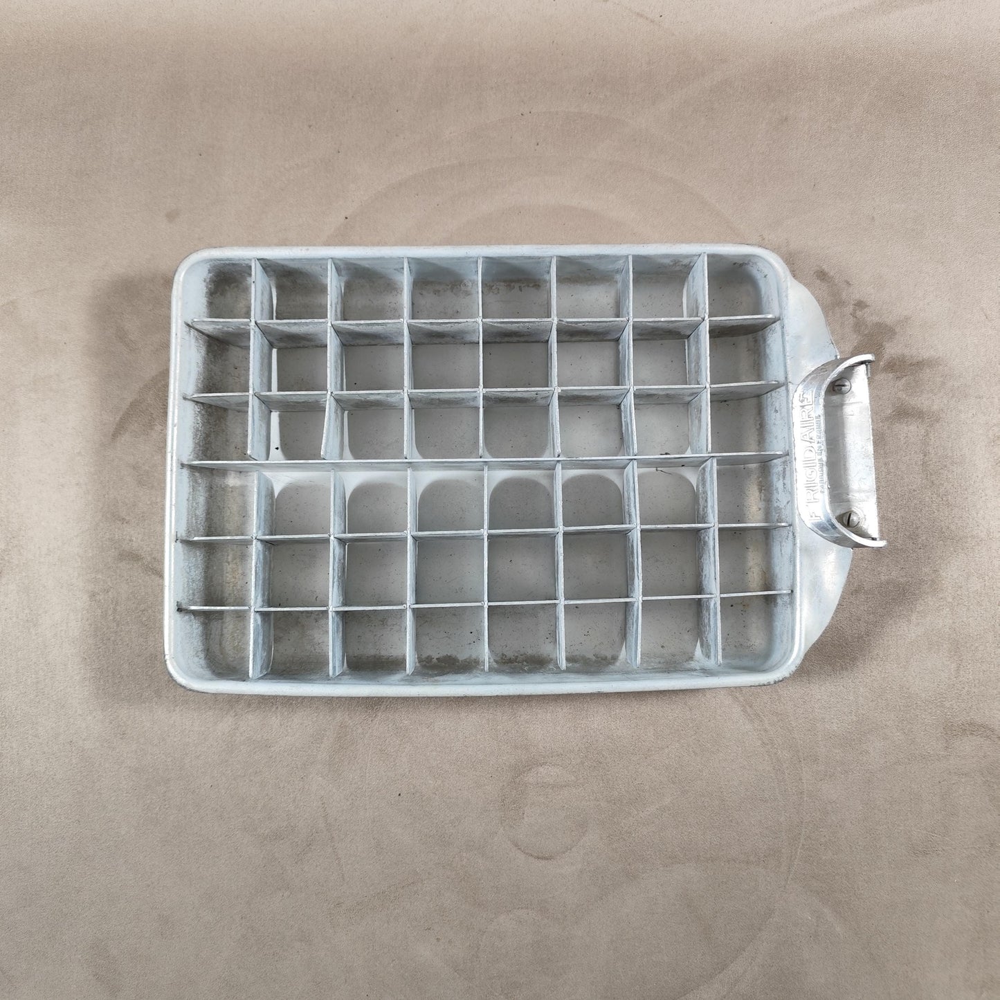 Bac à glaçons FRIGIDAIRE en alu Made in France Vintage 1950