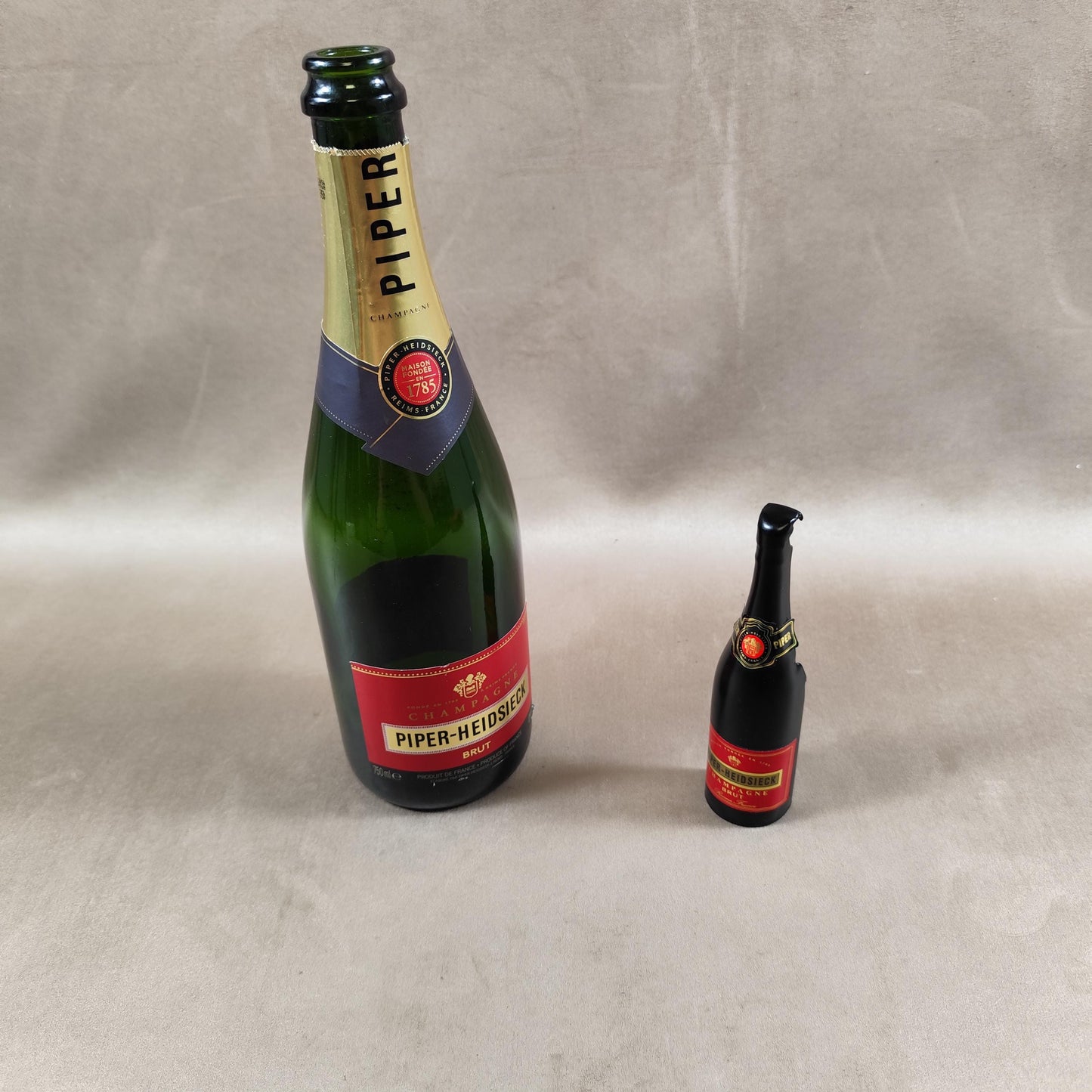 Décapsuleur, Ouvre bouteille Champagne Piper-Heidsieck en métal Made in France Vintage 1980