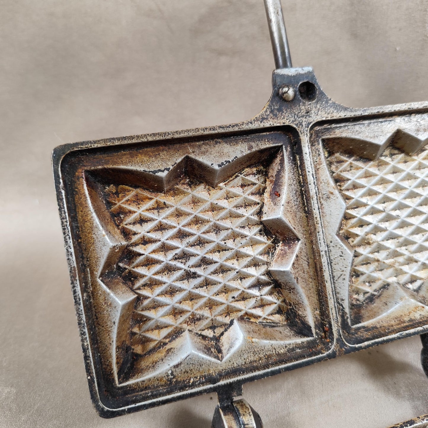 Appareil à croque-monsieur L'ETOILE 2 en fonte d'aluminium Made in France Vintage 1970