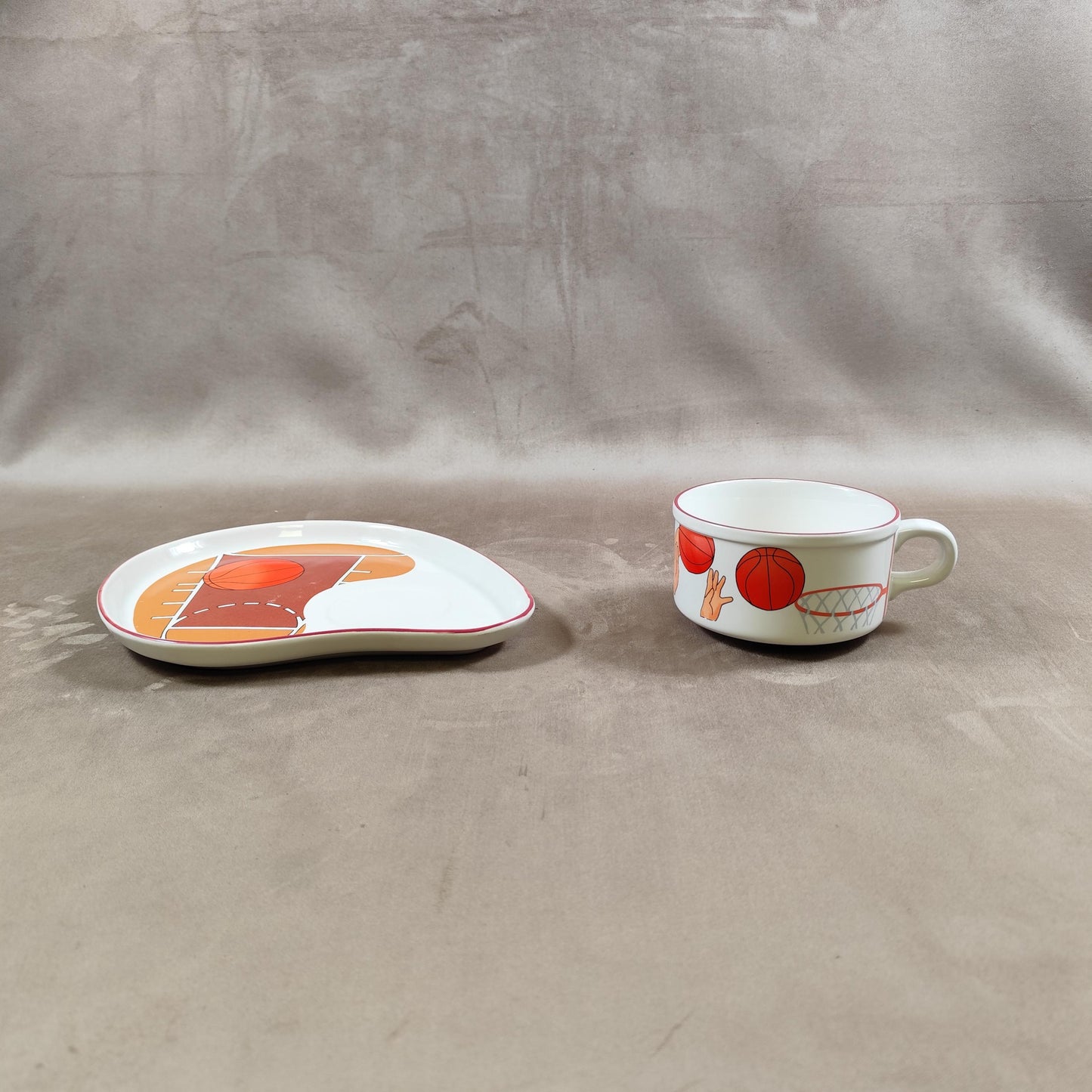 Service à petit déjeuner vintage sur le thème du basket en faience by Maryann Baker 1980