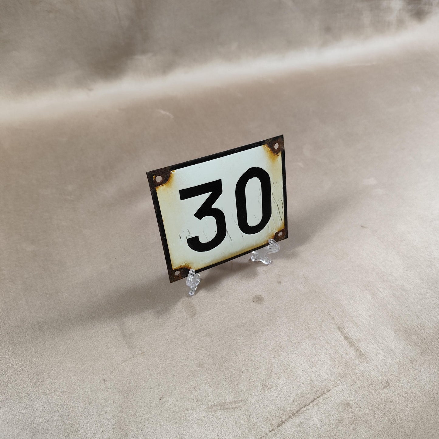 RARE Plaque de rue de ville Française Numéro 30 en tôle émaillée blanche Made in France Vintage 1950