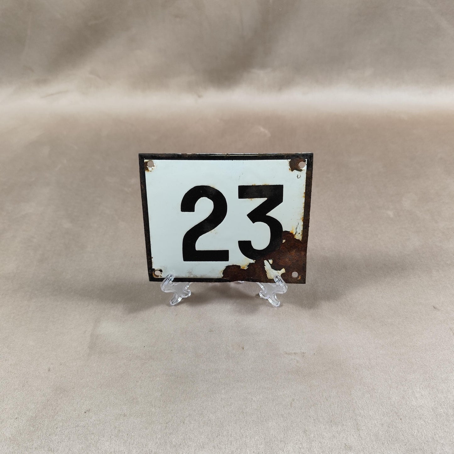 RARE Plaque de rue de ville Française Numéro 23 en tôle émaillée blanche Made in France Vintage 1950