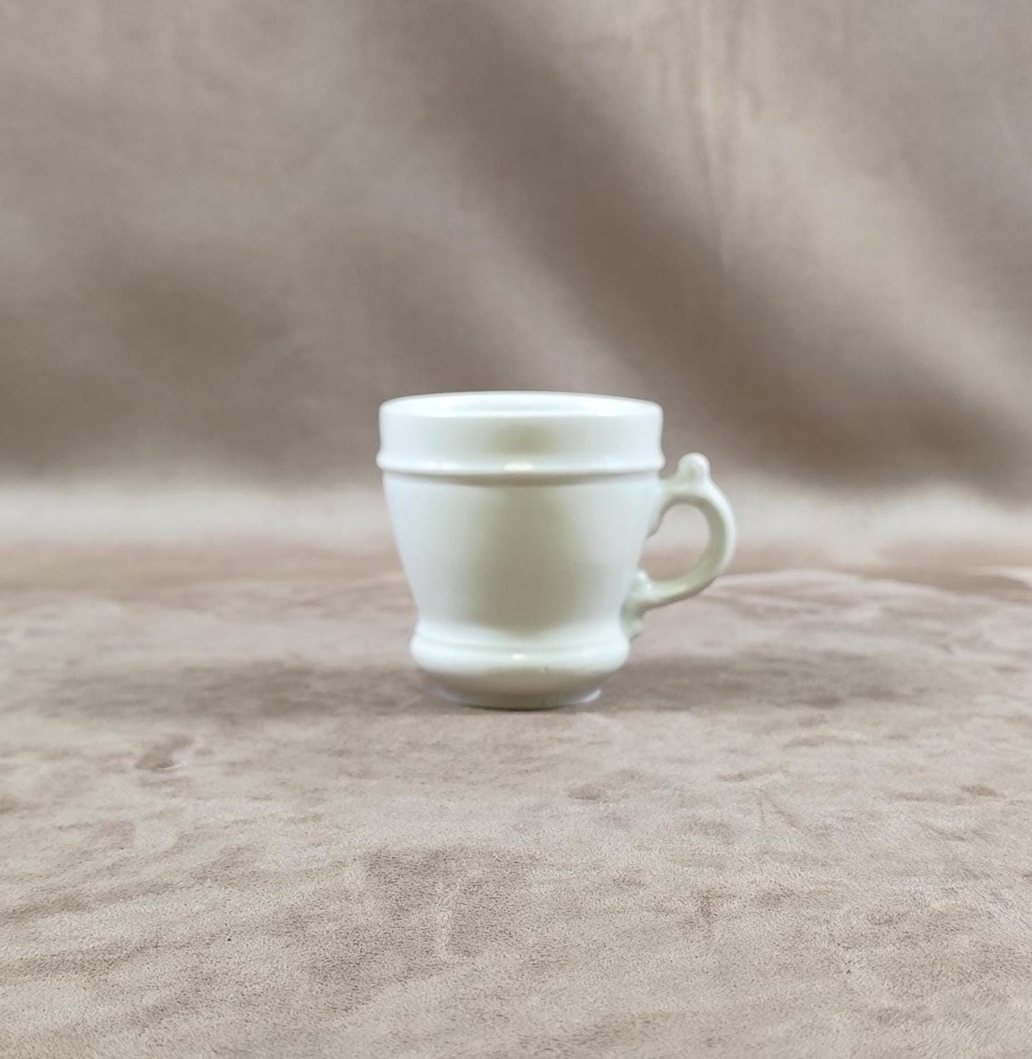 Tasse Brulot ancienne en faience blanche Made in France vintage 1920