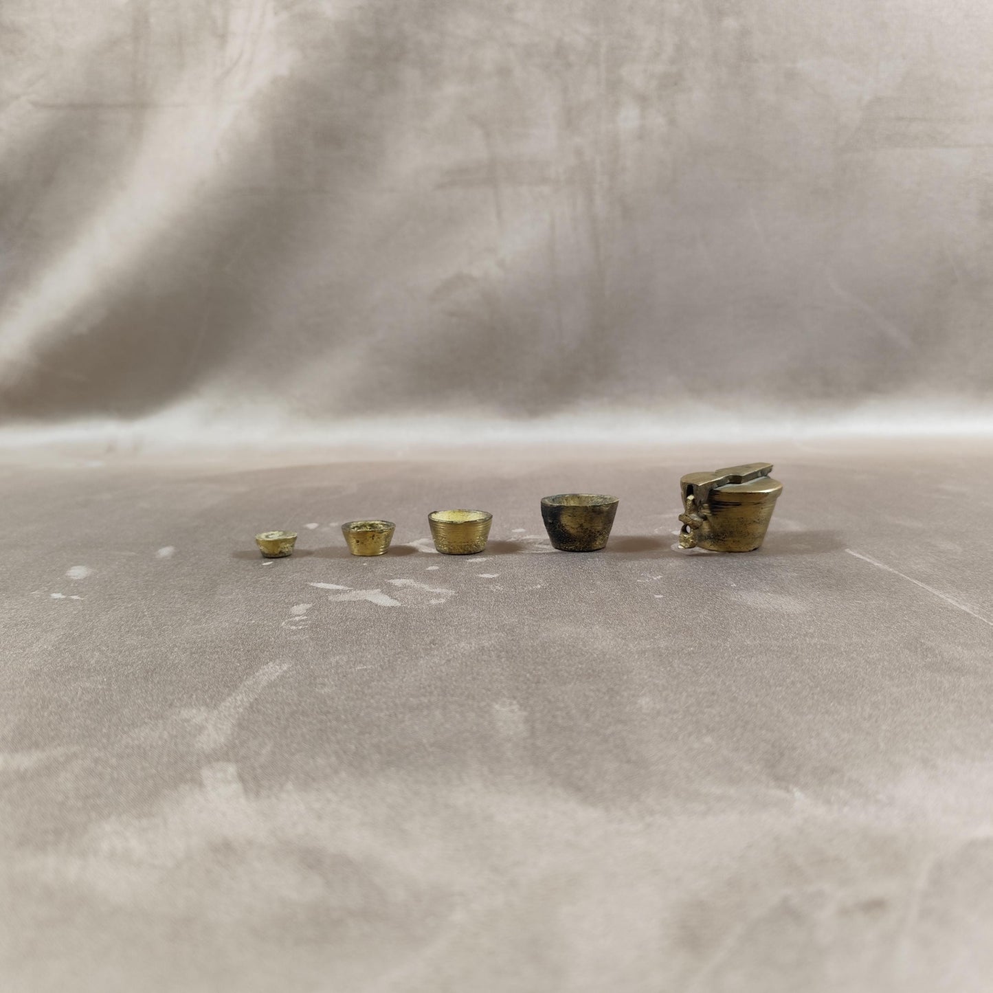 RARE Pile de poids en bronze dit "Pile de Charlemagne ou de Nuremberg" Made in France Vintage 1930