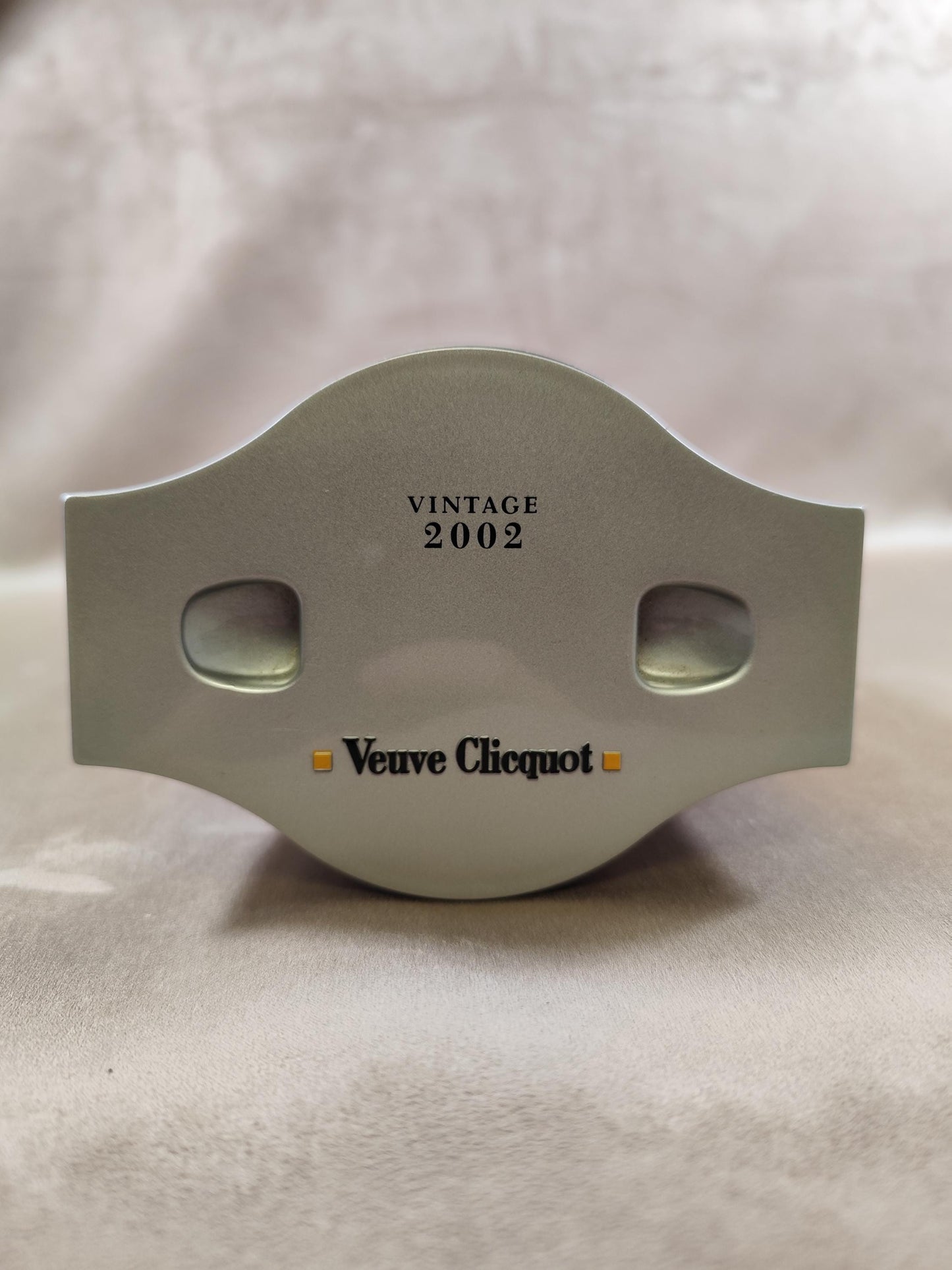 Etui de bouteille de champagne Veuve Clicquot Ponsardin en plastique Made in France Vintage 2000