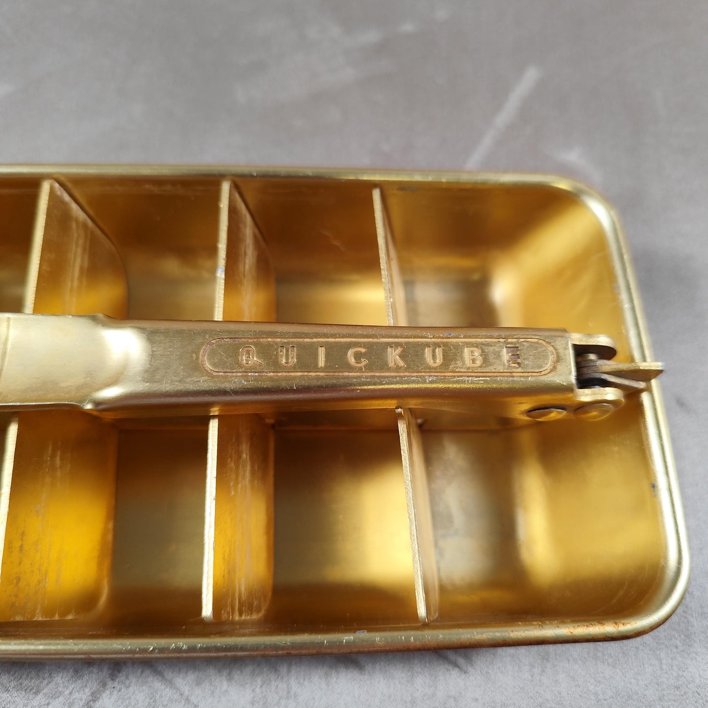 Bac à glaçons QUICKUBE en alu doré Made in France Vintage 1970