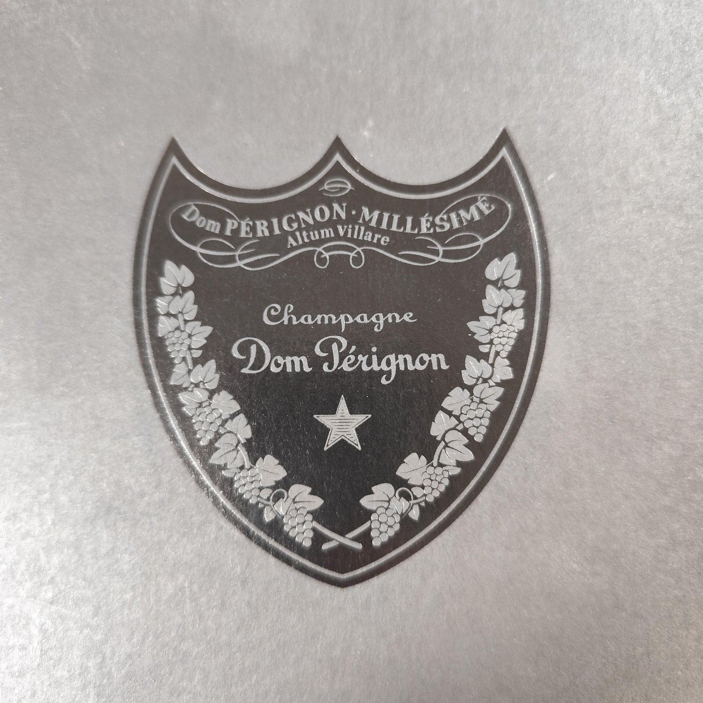 RARE Champagne Dom Perignon Carnet noir Made in France Vintage 1990