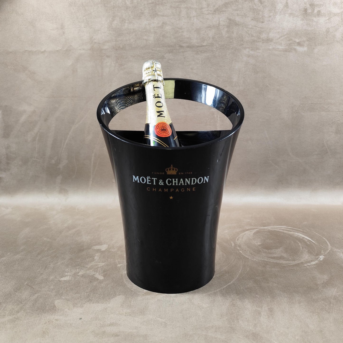 Seau à champagne Moët & Chandon noir Design Jean-Marc Gady Seau en plastique rigide