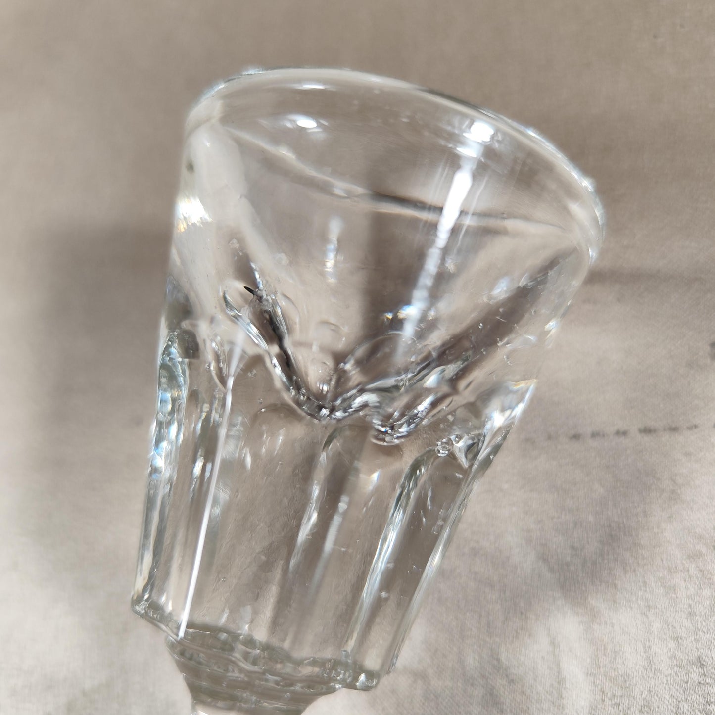 Verre du patron trompeur en verre Verre à liqueur truqué Bar vintage