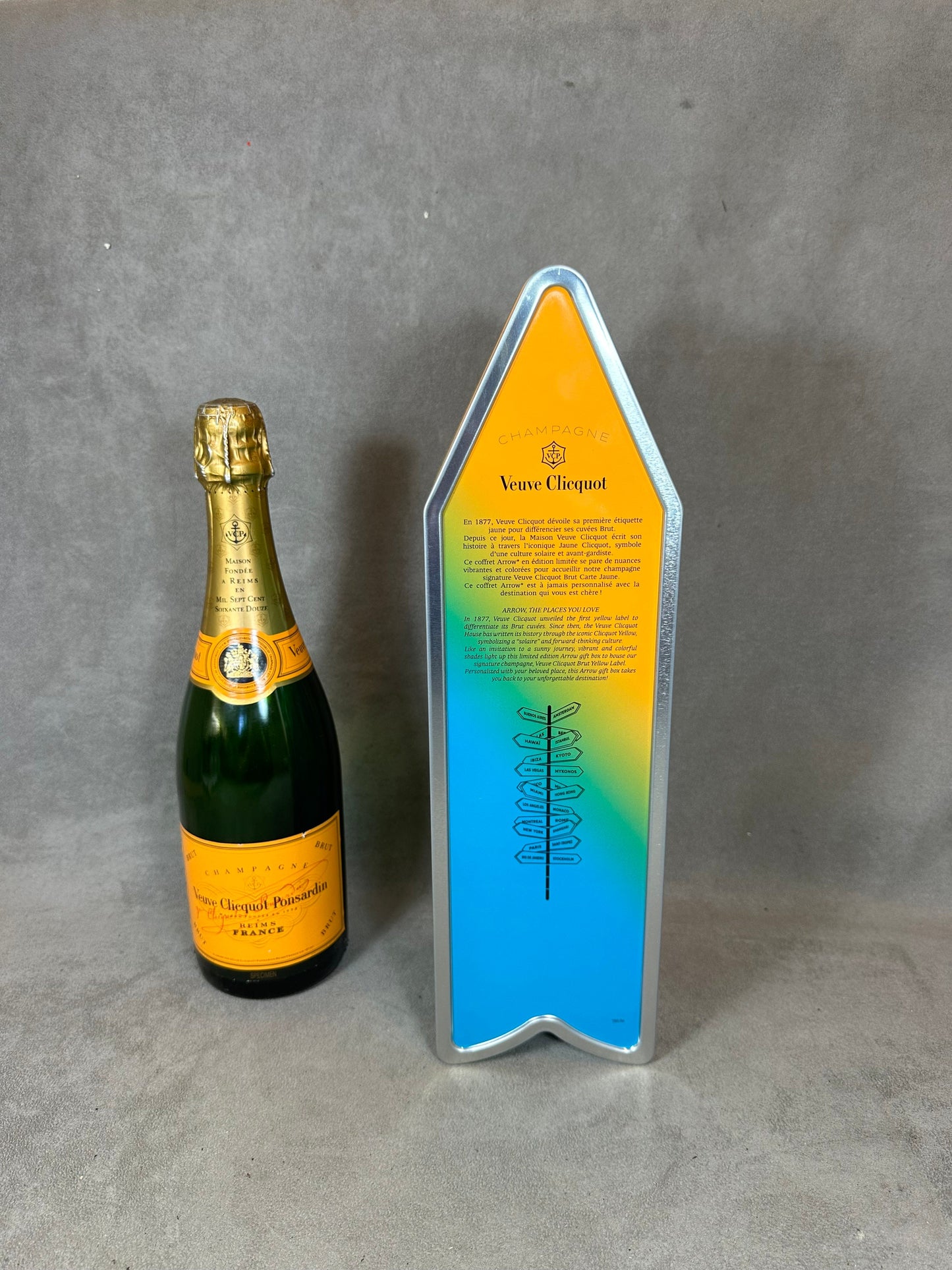 SELTENE Veuve Clicquot Metallbox mit orangefarbener und blauer Pfeiltafel Pfeilbox Jahr 1990