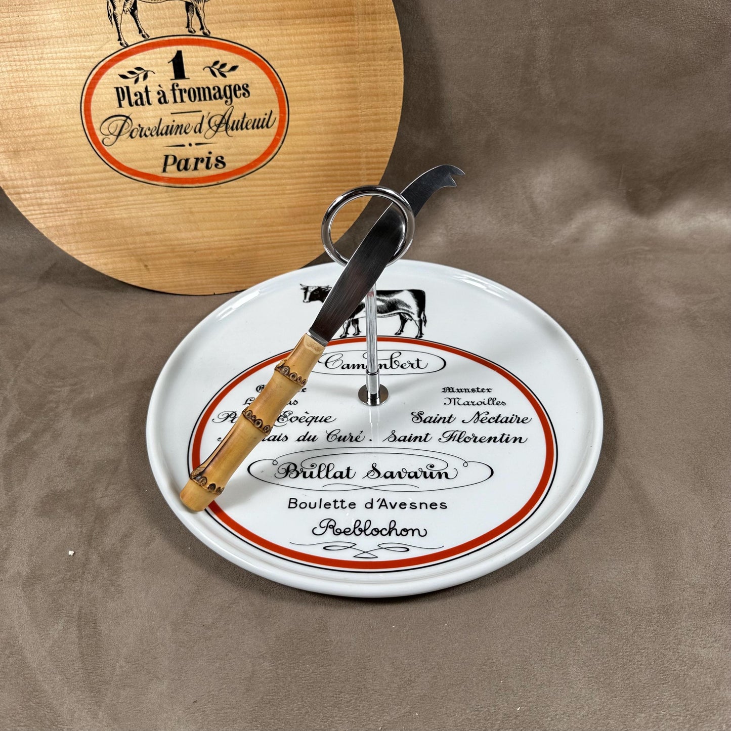 Auteuil porcelain cheese board with its vintage French knife Made in France