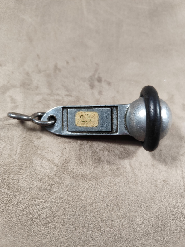 RARE Porte-clés en métal Hôtel Bristol Reims Champagne, numéro de chambre au choix, Porte-clé de comptoir vintage