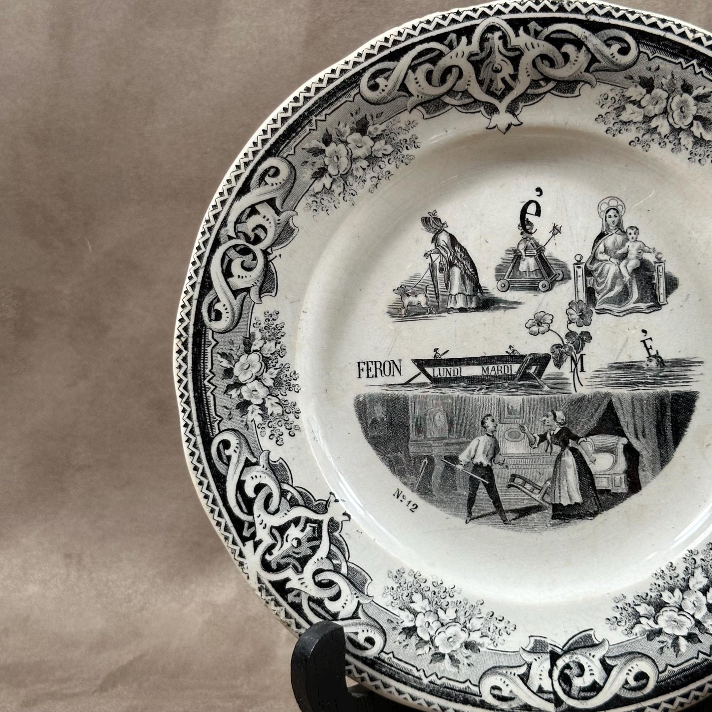 RARE Assiette rébus L.M & Cie Creil et Montereau, Vieille femme et jeune mari feront toujours mauvais ménage, Made in France, Vintage 1850