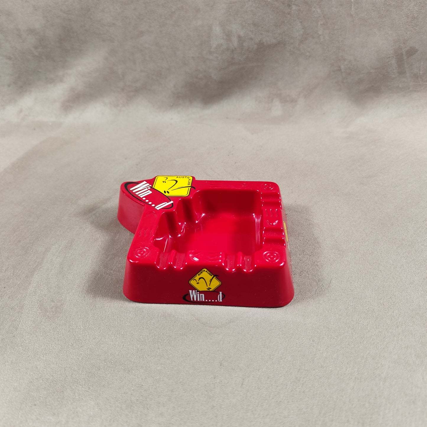 Vintage Winfield Roter Kunststoff Aschenbecher 1980er Jahre