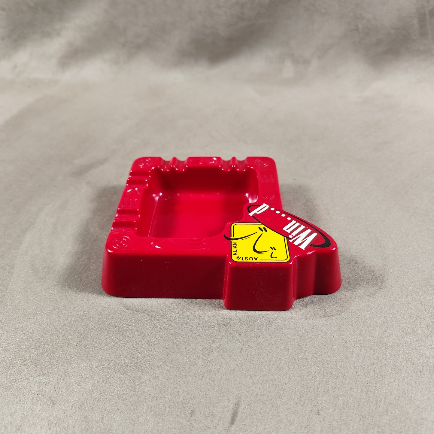 Vintage Winfield Roter Kunststoff Aschenbecher 1980er Jahre