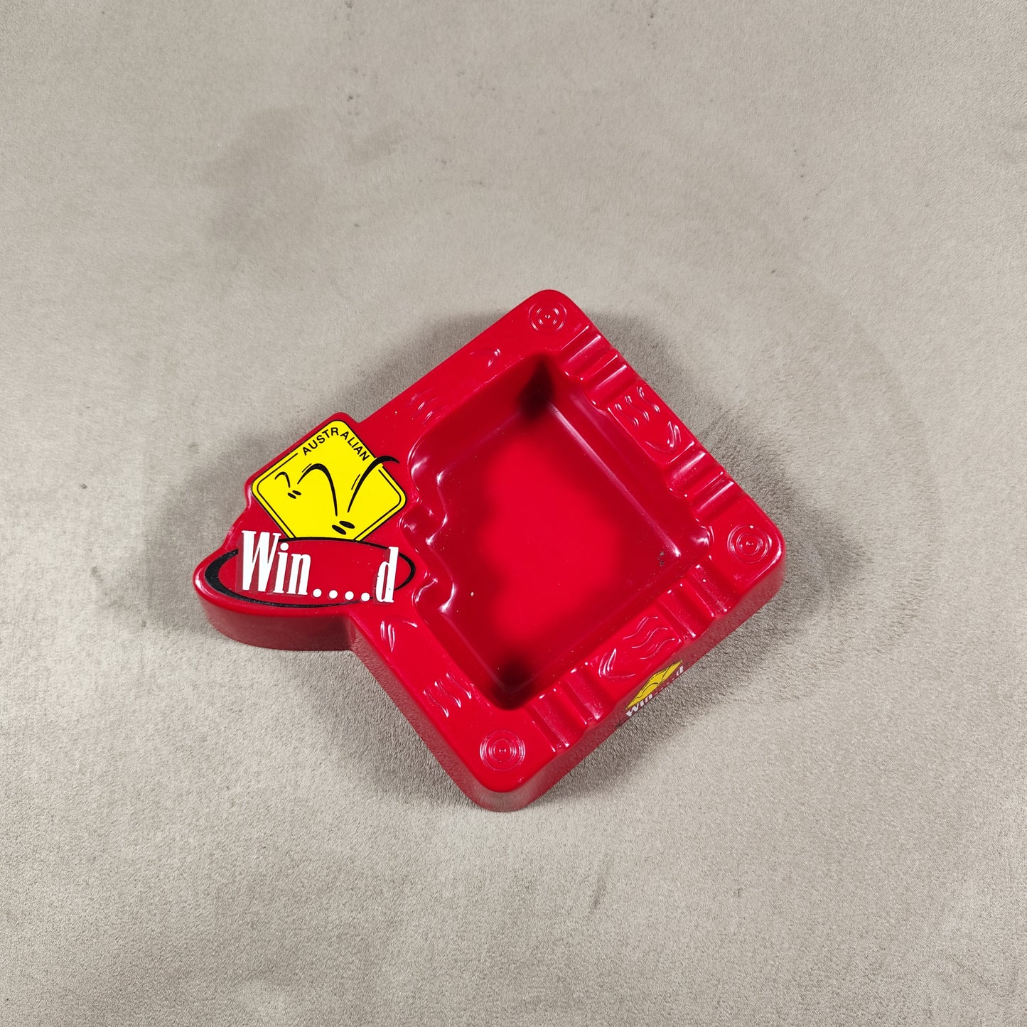 Vintage Winfield Roter Kunststoff Aschenbecher 1980er Jahre