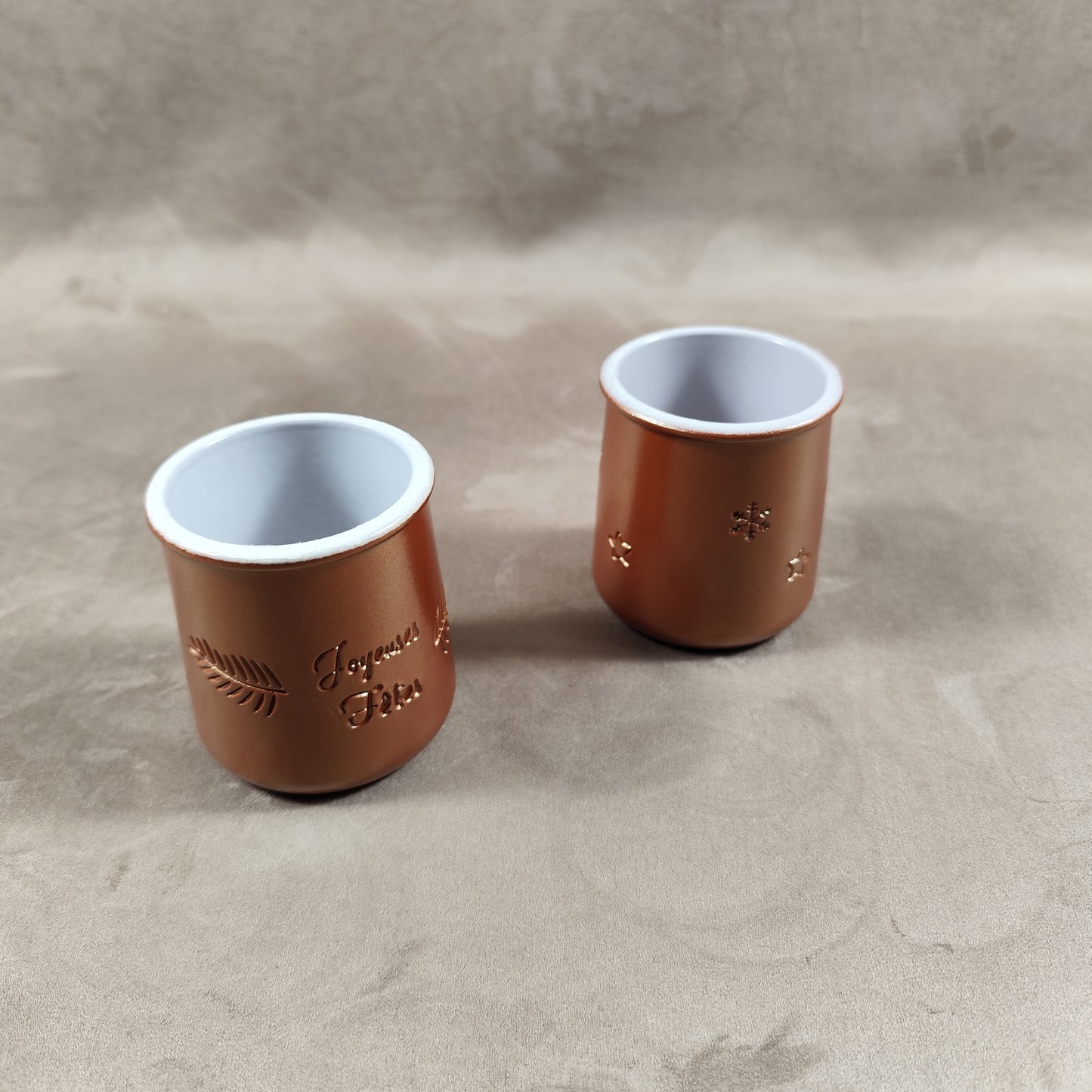 2 pot de yaourt La fermière édition spéciale " Joyeuse fêtes" pour Noël en terre cuite émaillée doré vintage made in France