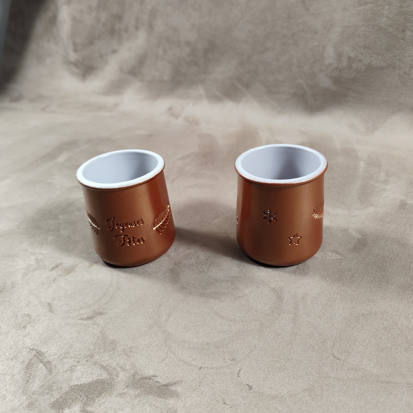 2 pot de yaourt La fermière édition spéciale " Joyeuse fêtes" pour Noël en terre cuite émaillée doré vintage made in France