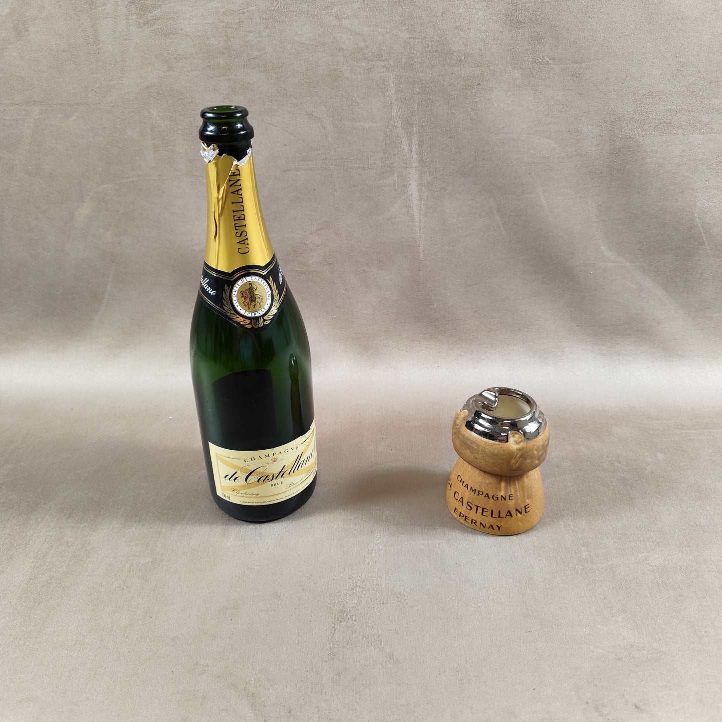 Cendrier publicitaire en forme de bouchon de Champagne De Castelanne Made in France Vintage 1980