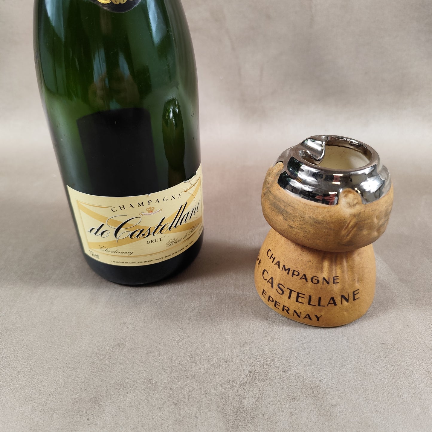 Cendrier publicitaire en forme de bouchon de Champagne De Castelanne Made in France Vintage 1980