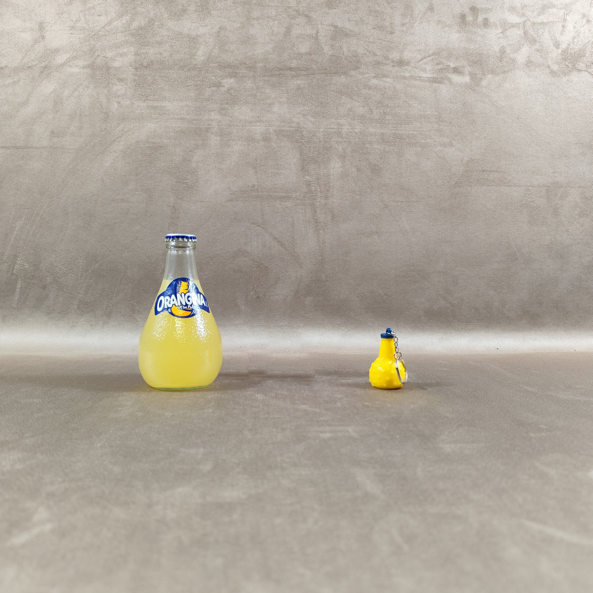 Porte-clés bouteille Orangina miniature Gadget publicitaire vintage