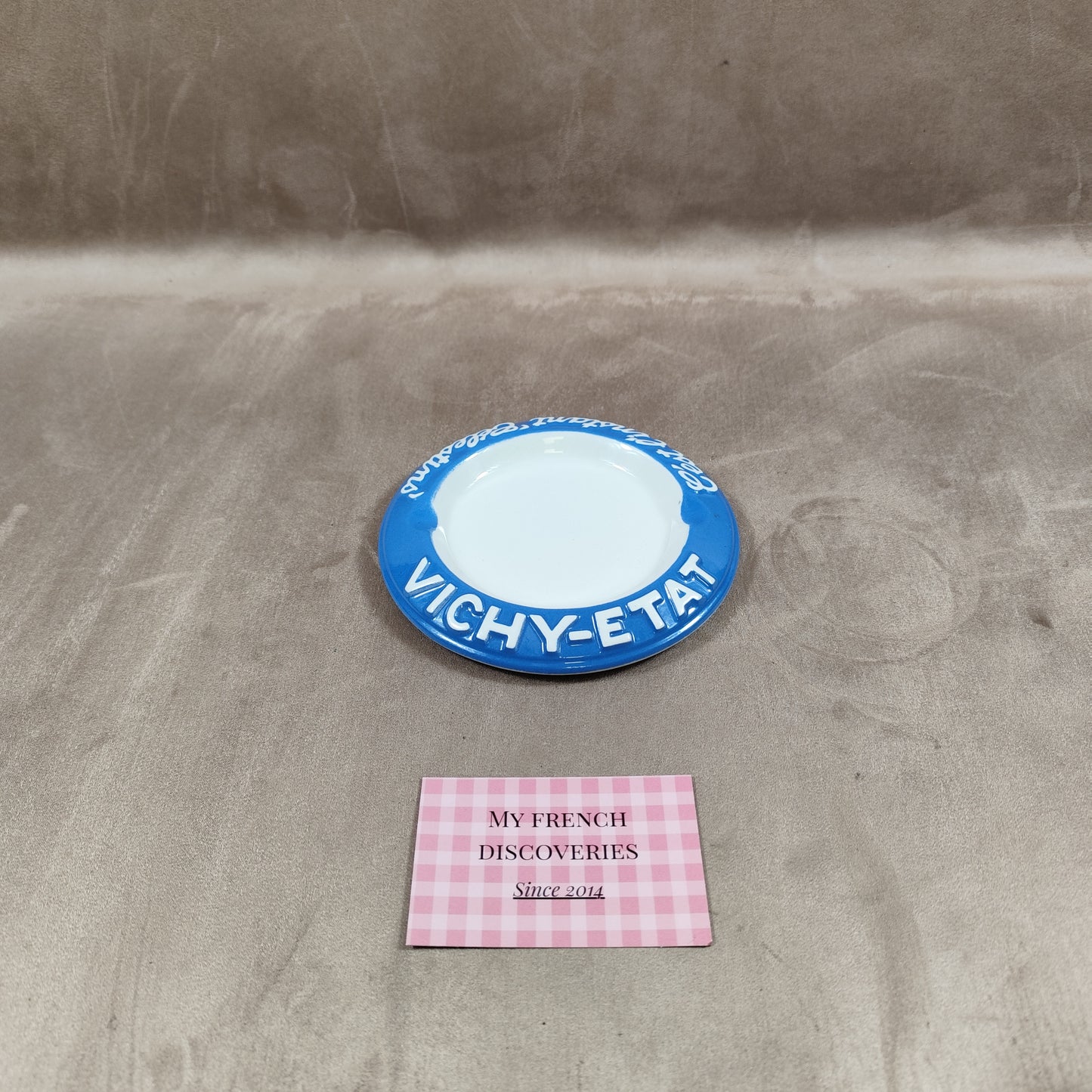 Cendrier publicitaire Vichy Célestins en porcelaine – C’est l’instant Célestins – Vintage France