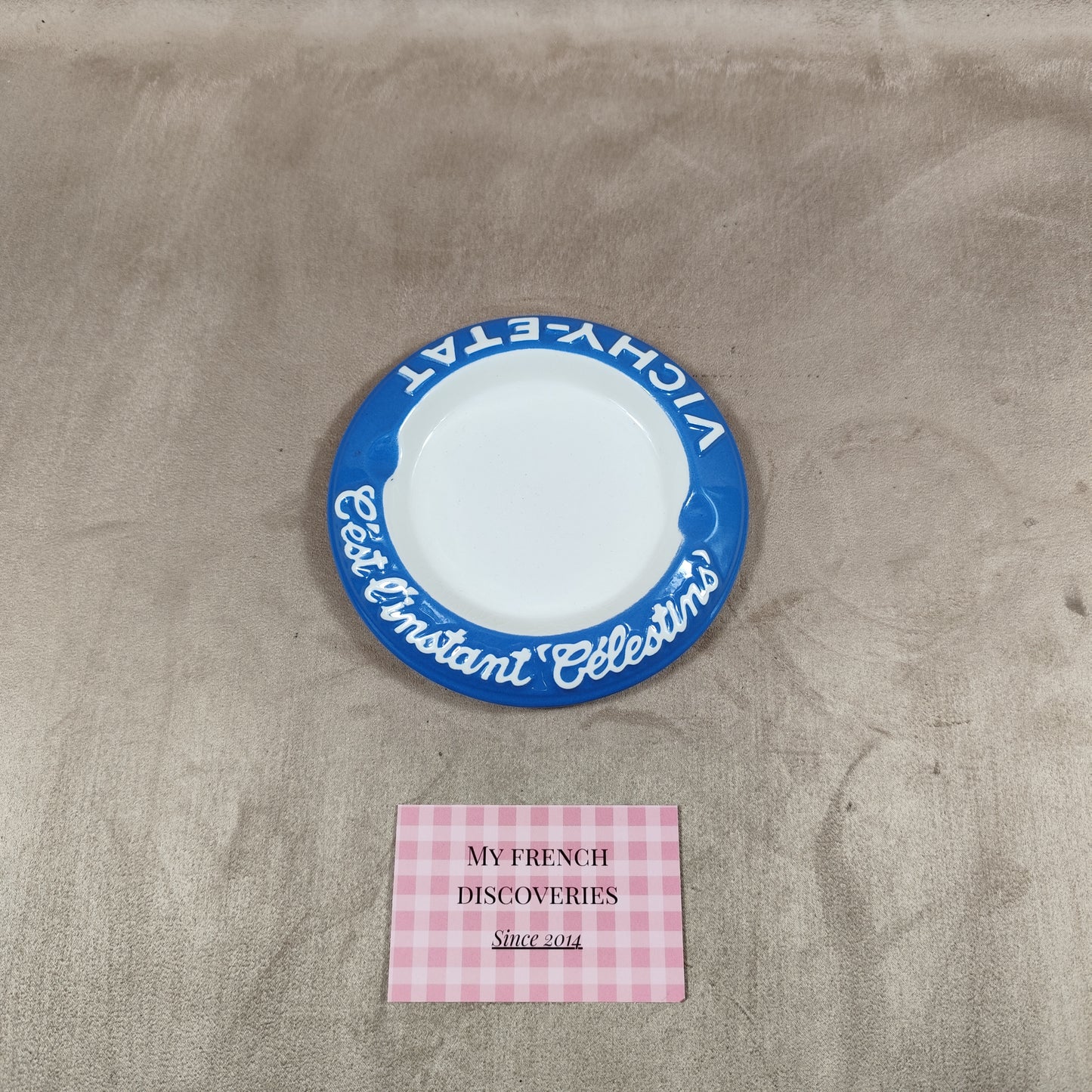 Cendrier publicitaire Vichy Célestins en porcelaine – C’est l’instant Célestins – Vintage France