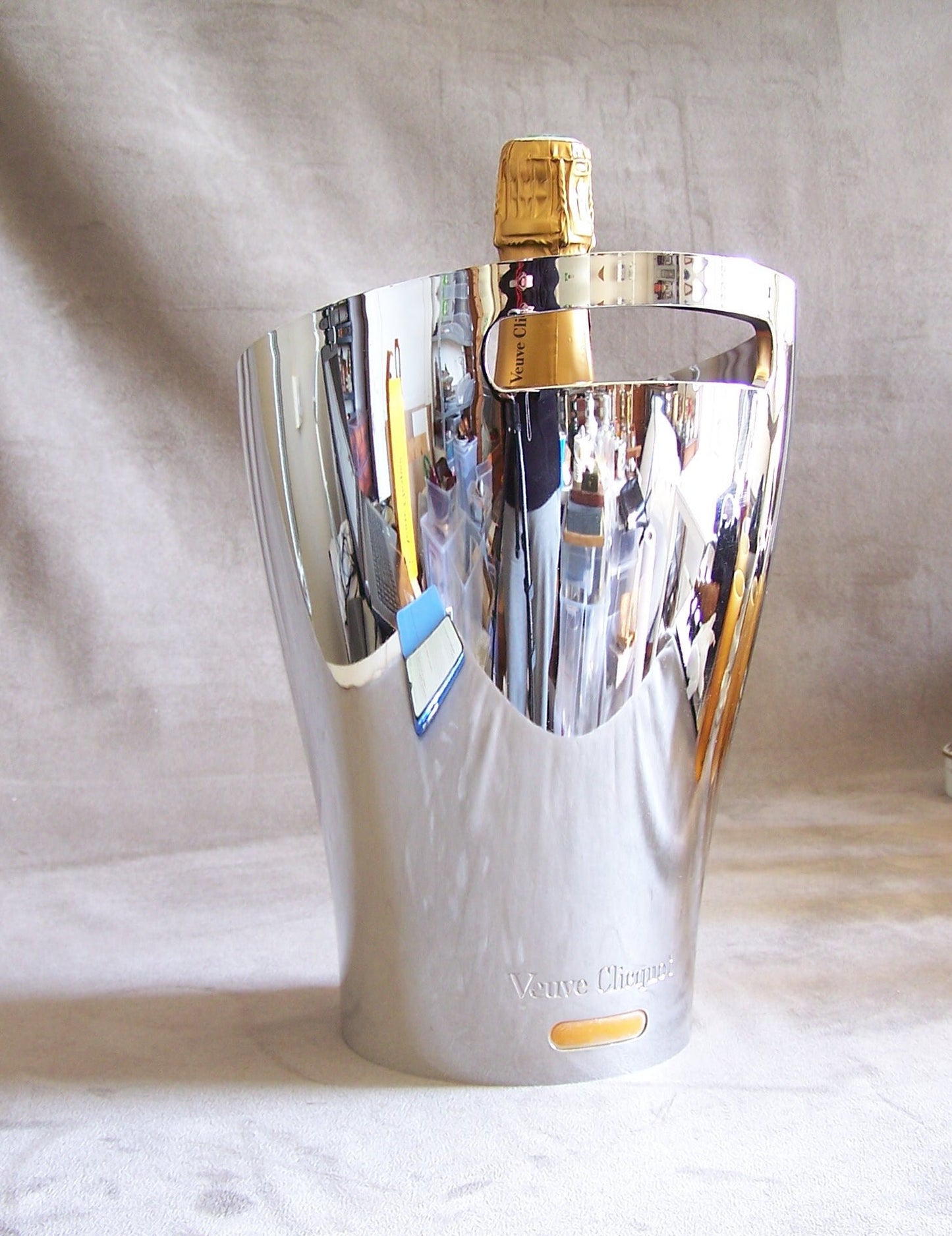 Veuve Clicquot seau La Grande Dame seau acrylique miroir Christophe Pillet pour bouteille de champagne  Champagne Made in France