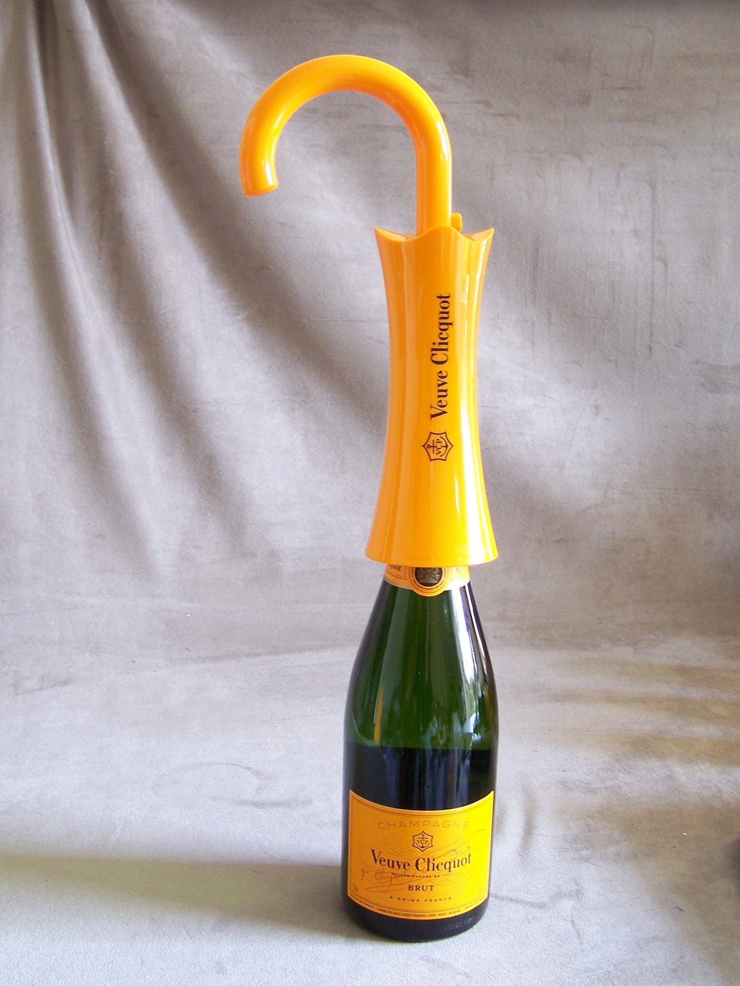 Veuve Clicquot Bouchon stoppeur pour bouteille de champagne entamée Veuve Cliquot Ponsardin vintage Made in France