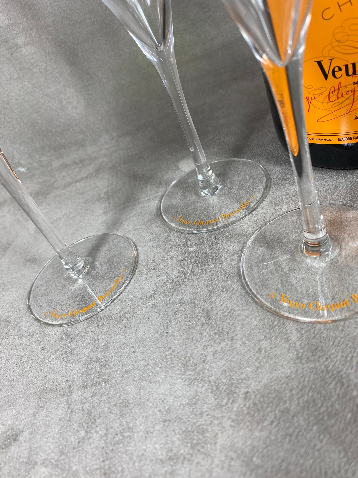 SELTENE 6 Veuve Clicquot-Flöten. Das authentische mundgeblasene Vintage-Glas, hergestellt in Frankreich