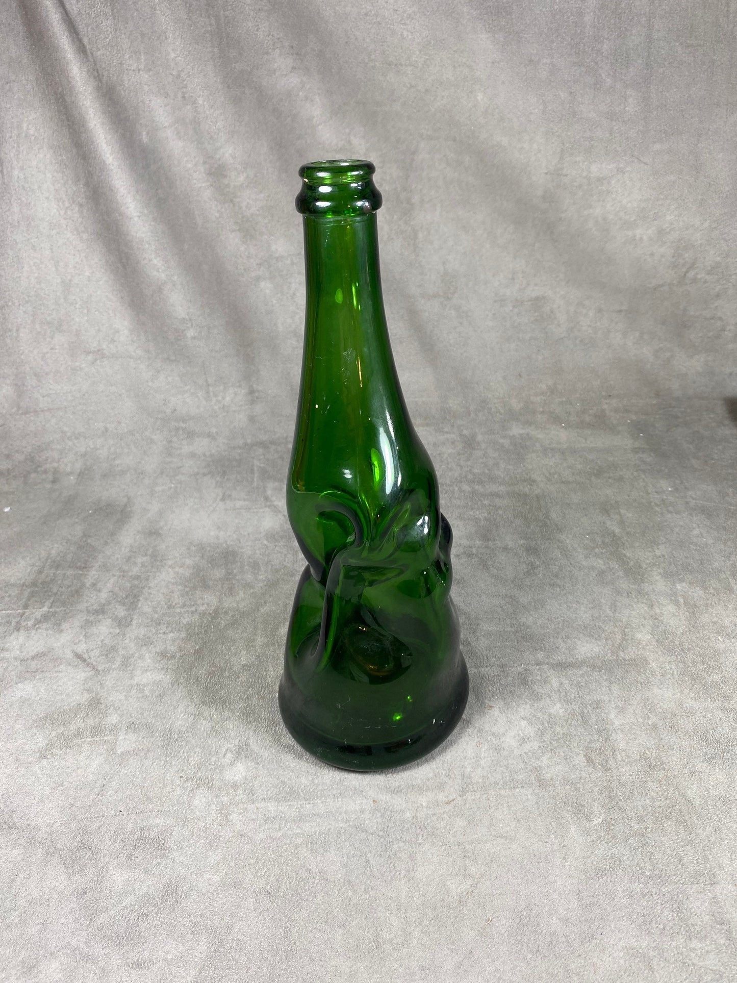 Oeuvre artisanale de bouteille de champagne froissée Made in France a Reims Vintage