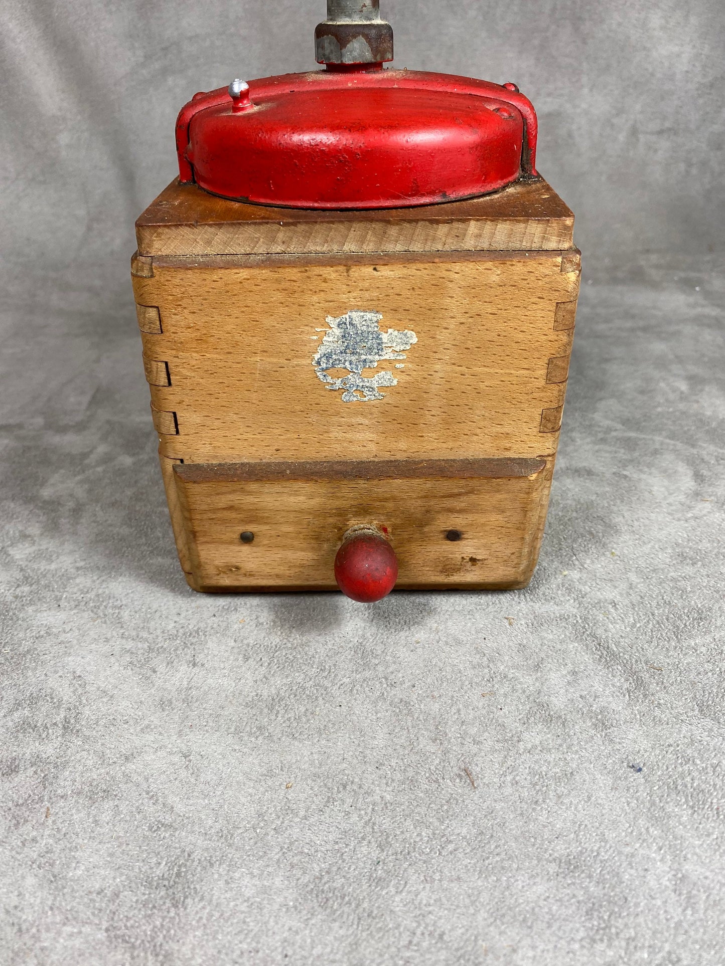 Peugeot Frères red sheet metal and wood coffee grinder EX model dated between 1947 and 1960 Shabby chic Made in France