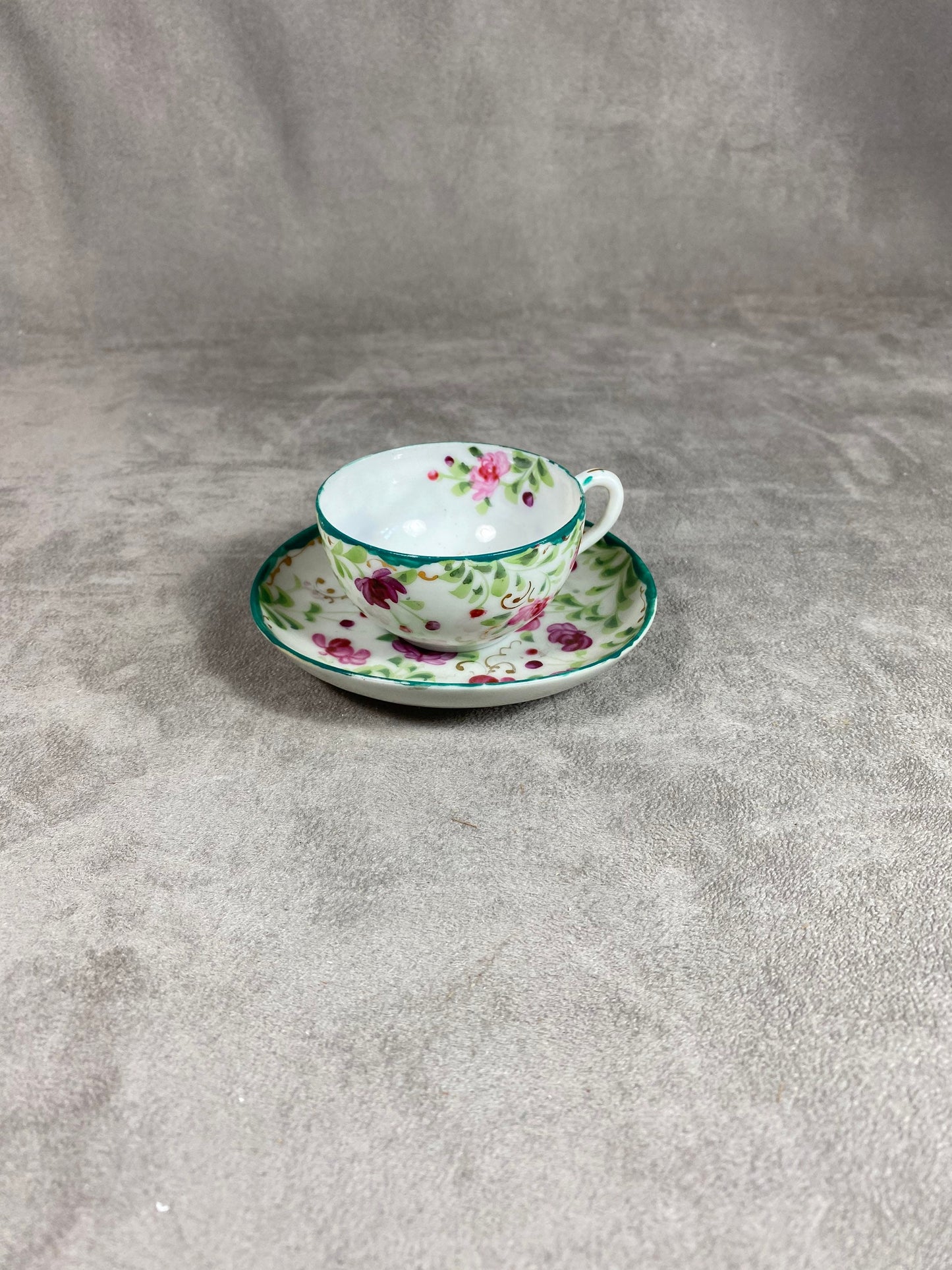 RARE Antique Chinese fine porcelain cup and saucer with hand-decorated decoration from the 1930s